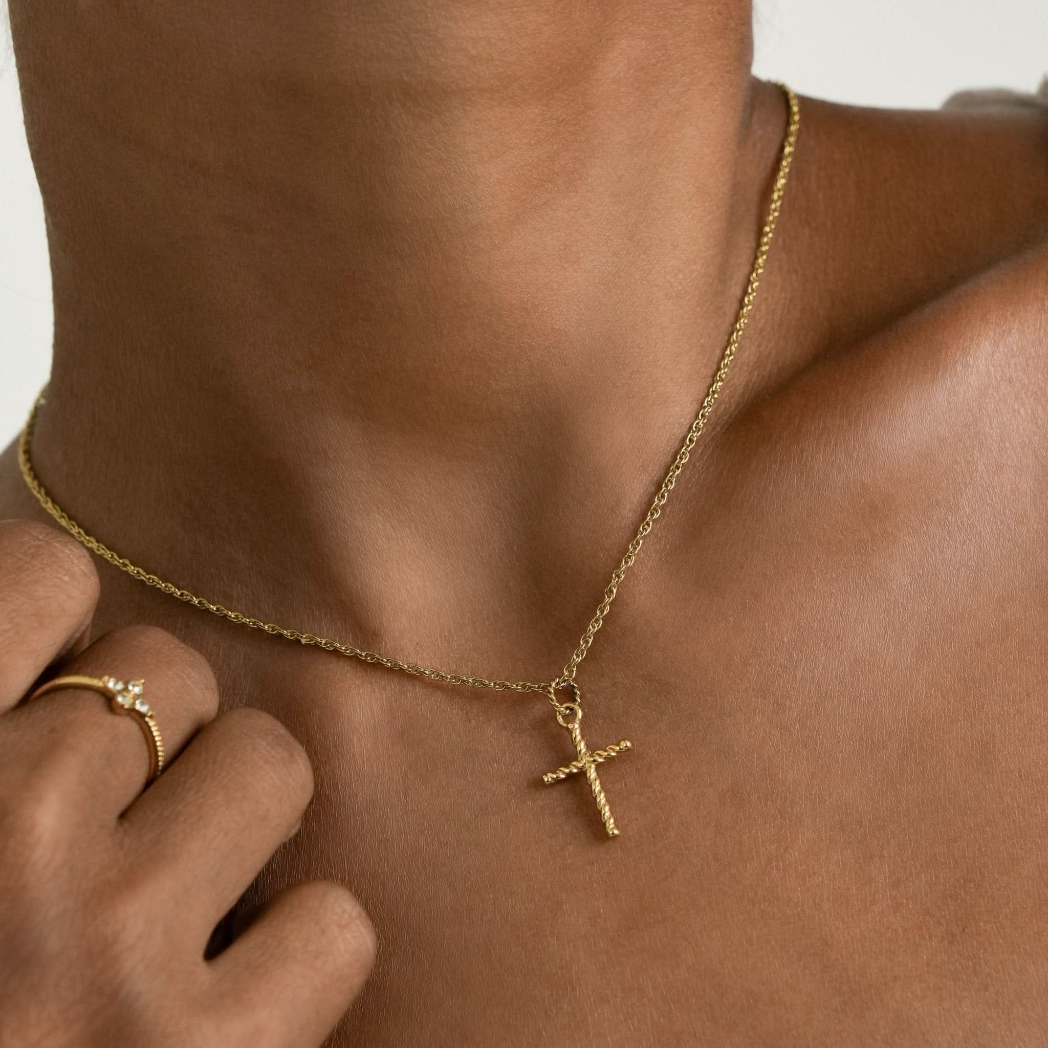 Eternal Cross Necklace - Maison Les Disciples